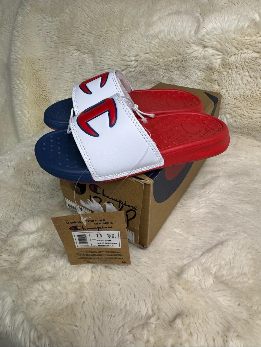 New in Box 🏄🏽‍♂️Kids Size 11 - Champion Slides